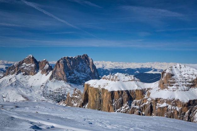 Estância de esqui em dolomitas, itália