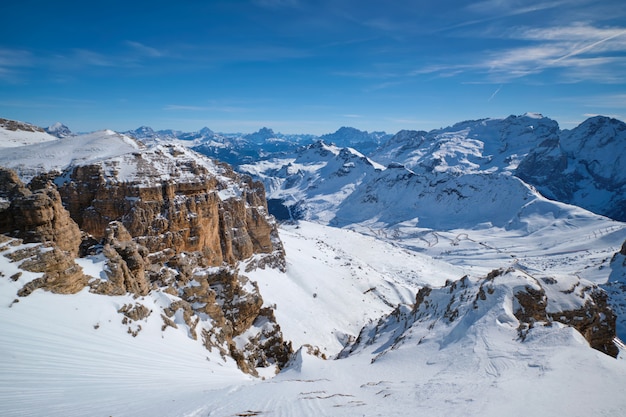 Estância de esqui em Dolomitas, Itália