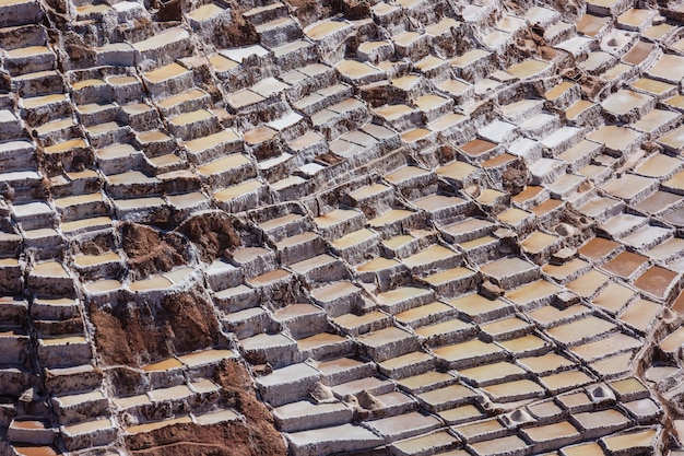 Estanques de sal de Maras ubicados en el Urubamba, Perú