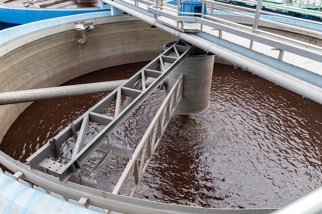 Foto estanques de tratamiento de aguas residuales de plantas industriales