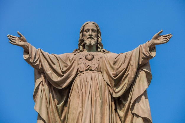 Estatua al aire libre de Jesús