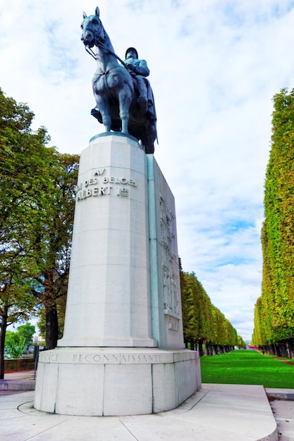 Estatua de Alberto I en París, Francia.