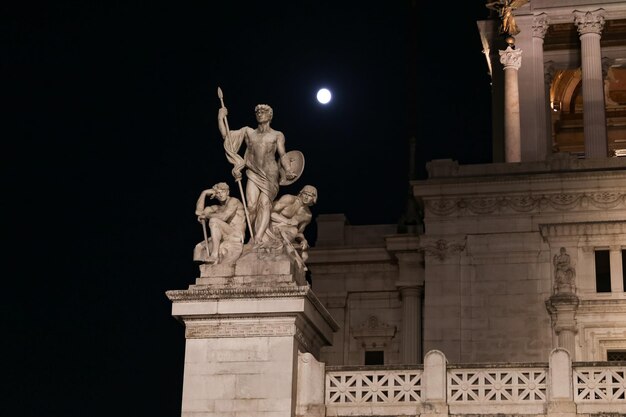 Estatua en el Altar de la Patria en Roma Italia