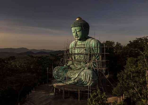 La estatua de bronce del Gran Buda Daibutsu