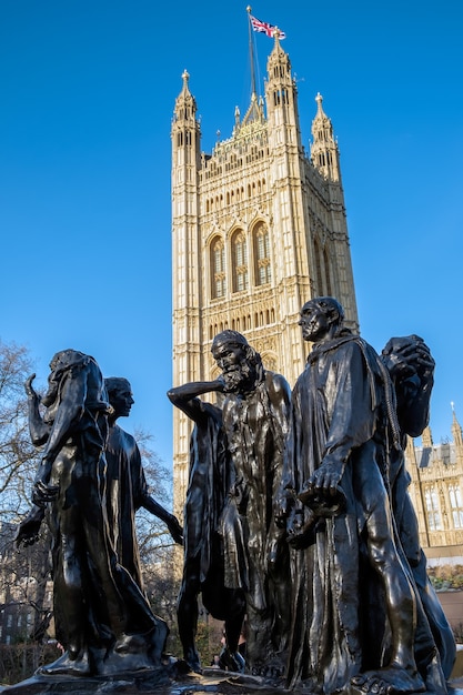 Estatua de los burgueses de Calais en Victoria Tower Gardens