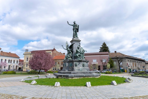 Estátua da liberdade no Parque da Reconciliação de Arad Romênia Europa