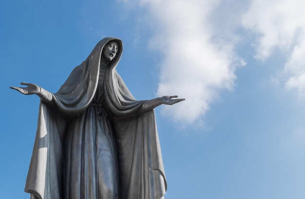 Estátua da Virgem Maria