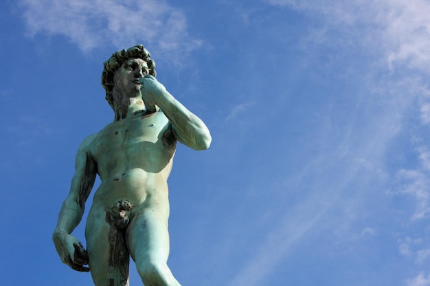 Estatua de David en Piazzale Michelangelo construida en 1869 y diseñada por el arquitecto Giuseppe Poggi