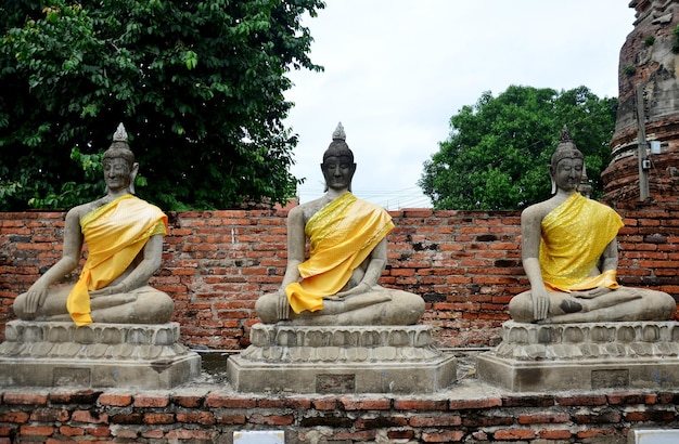 Estátua de Buda de Wat Yai chai mongkhon na cidade de Ayutthaya Tailândia