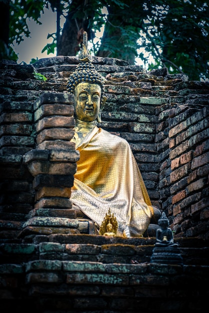 Foto estátua de buda no templo