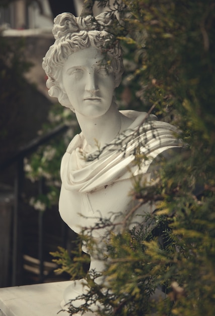 Estátua de jardim grego