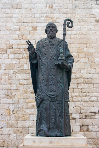 Estátua de São Nicolau em Bari Itália Escultura da arquitetura religiosa de São Nicolau