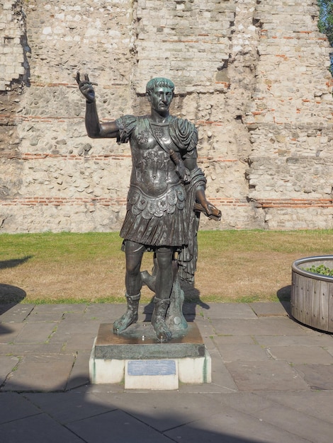 Estátua de Trajano em Londres