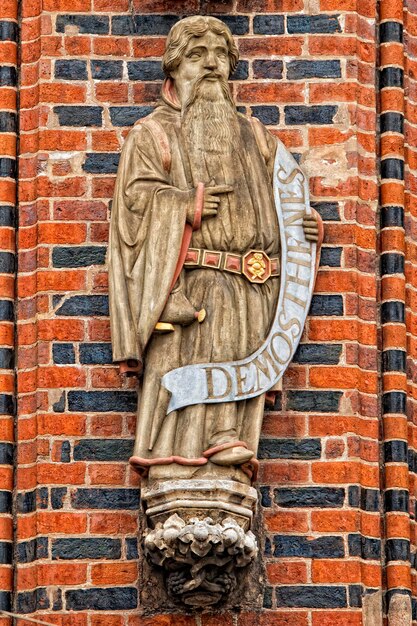 estatua de demóstenes en el ayuntamiento de bremen