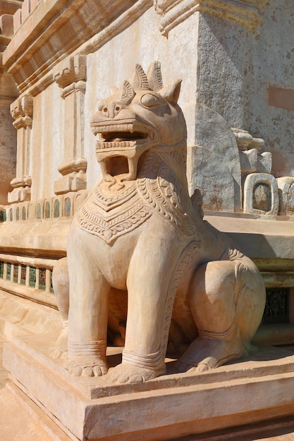 Estátua do leão misterioso em Bagan