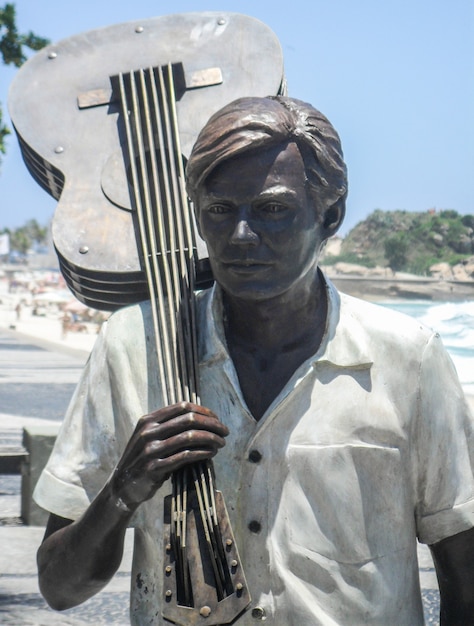 Estátua do tom jobim em ipanema no rio de janeiro brasil
