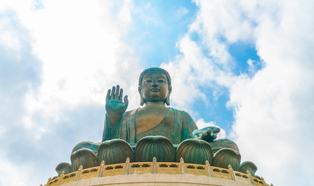 Estátua gigante de buda em ngong ping, hong kong