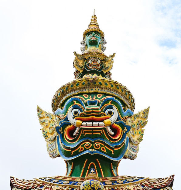 Estatua del guardián en el Wat Phra Kaew Grand Palace Bangkok