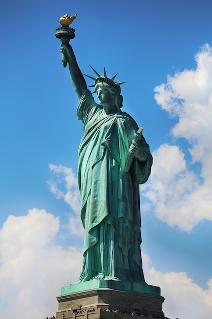 La estatua de la libertad en la ciudad de Nueva York
