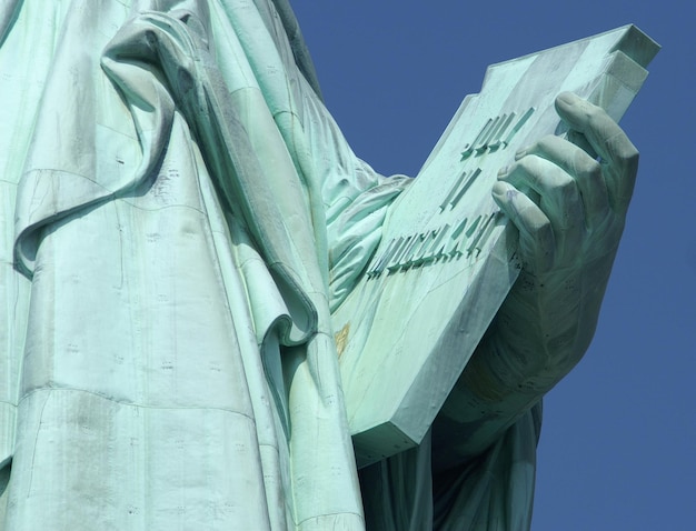 Foto la estatua de la libertad contra el cielo despejado