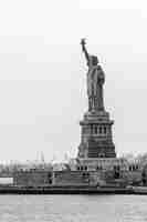 Foto la estatua de la libertad contra el cielo