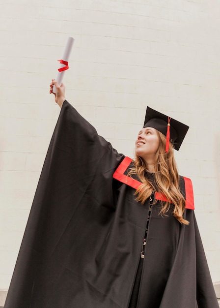 Estatua de la libertad pose en graduación