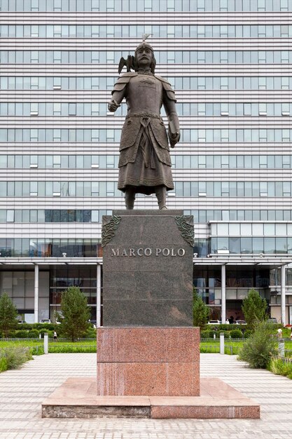 Estatua de Marco Polo en Ulan Bator