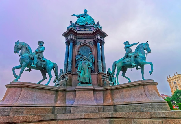 Estatua de María Teresa en Viena, Austria.