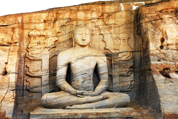 Estátua monólito de buda no templo polonnaruwa