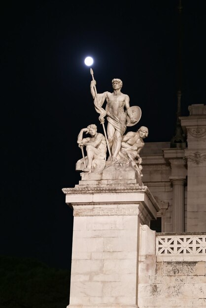 Estátua no Altar da Pátria em Roma Itália