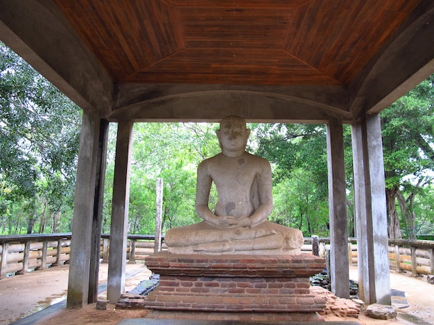 Estatua de Samadhi en Anuradhapura, Sri Lanka