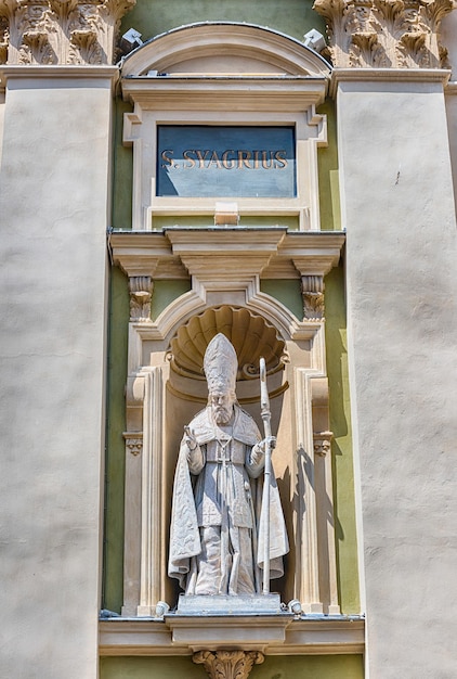 Estatua de San Syagrius Catedral de Niza Cote d'Azur Francia