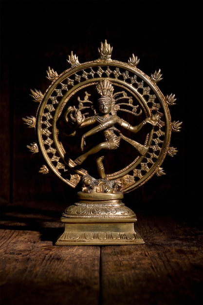 Estatua de Shiva Nataraja, señor de la danza