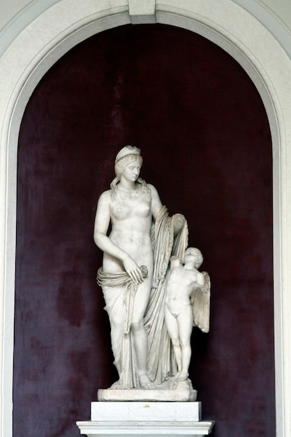 Estatua de venus y amor