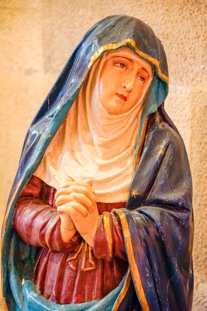 Estatua de la Virgen María