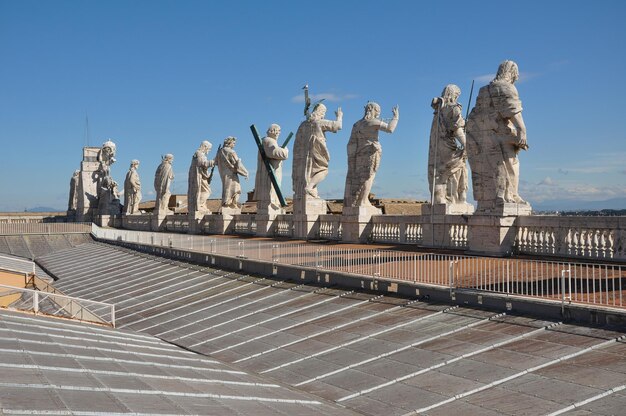 Estatuas de los apóstoles basílica de San Pedro Vaticano