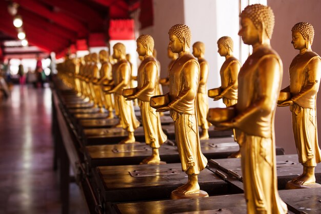 Estatuas de Buda, Wat Phra Mahathat Nakhon Thammarat en Tailandia