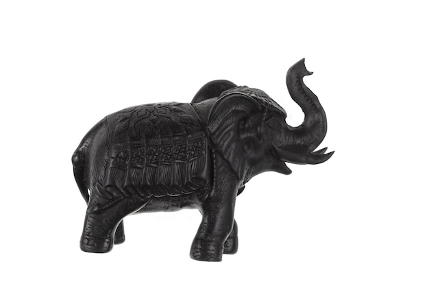 estatueta de elefante preto isolada em fundo branco