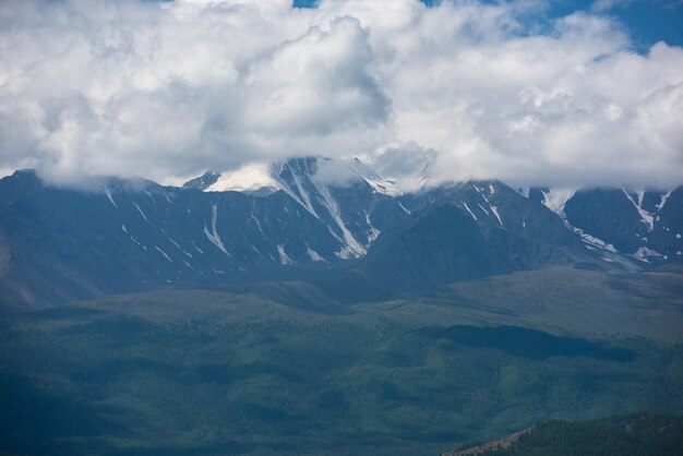 Foto estepe de kurai e cordilheira de northchui no fundo das montanhas altai, rússia