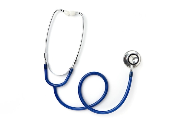 Estetoscópio em fundo branco vista de cima Instrumento médico