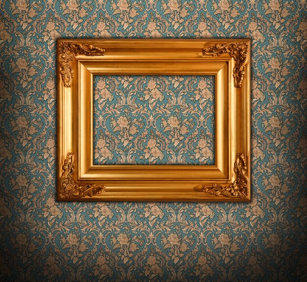 Estilo barroco do frame de retrato dourado.