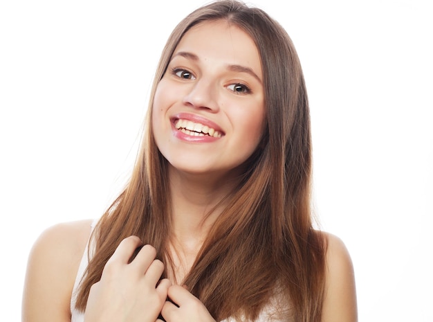 Estilo de vida e conceito de pessoas jovem linda garota sorridente