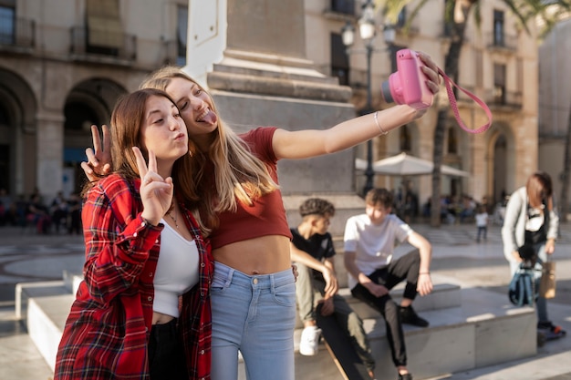 Foto estilo de vida de los adolescentes en la ciudad.