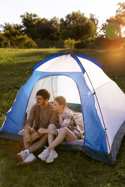 Estilo de vida de las personas que viajan y acampan.