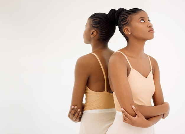 Estou triste, mas não desesperado. Foto de estúdio de uma jovem bailarina tendo um dia estressante em um estúdio de dança.