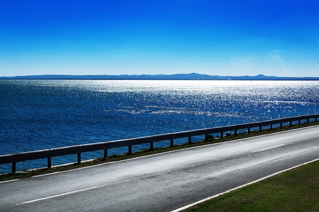 Estrada à beira-mar