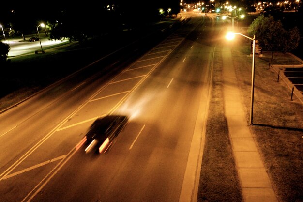 Foto estrada à noite