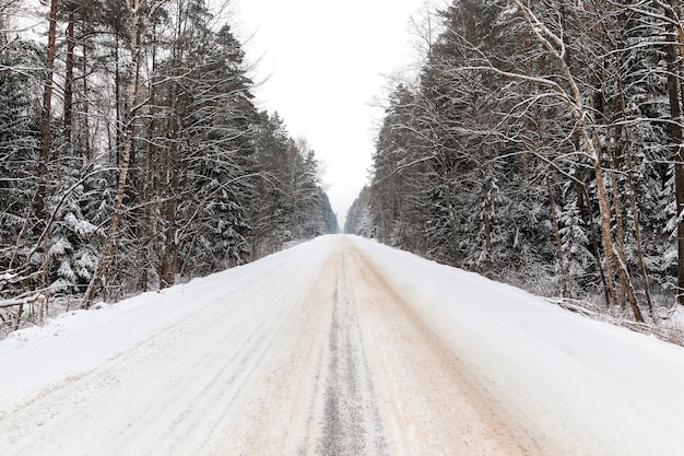 estrada na temporada de inverno