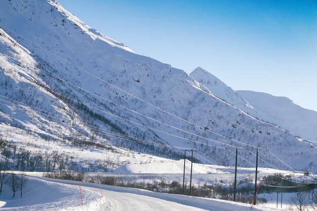 Foto estrada nas montanhas norueguesas