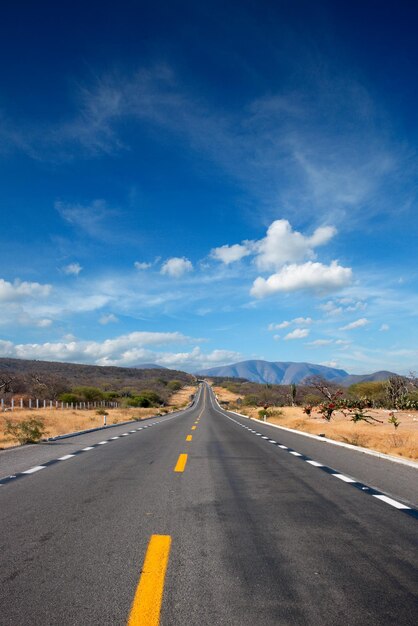 Estrada no deserto